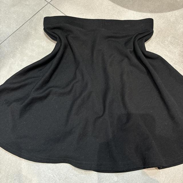 New Look Women's Skirt - Black - UK 4 on Productcaster.