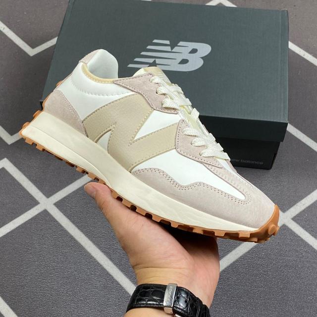 New Balance Men's Trainers - Cream/White - UK 8 on Productcaster.