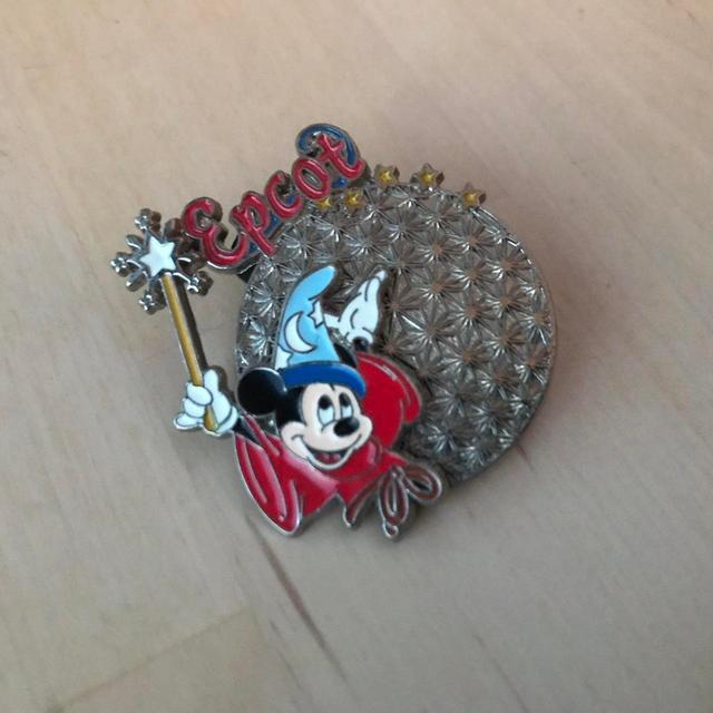 Disney Collectible - Multi/Silver on Productcaster.