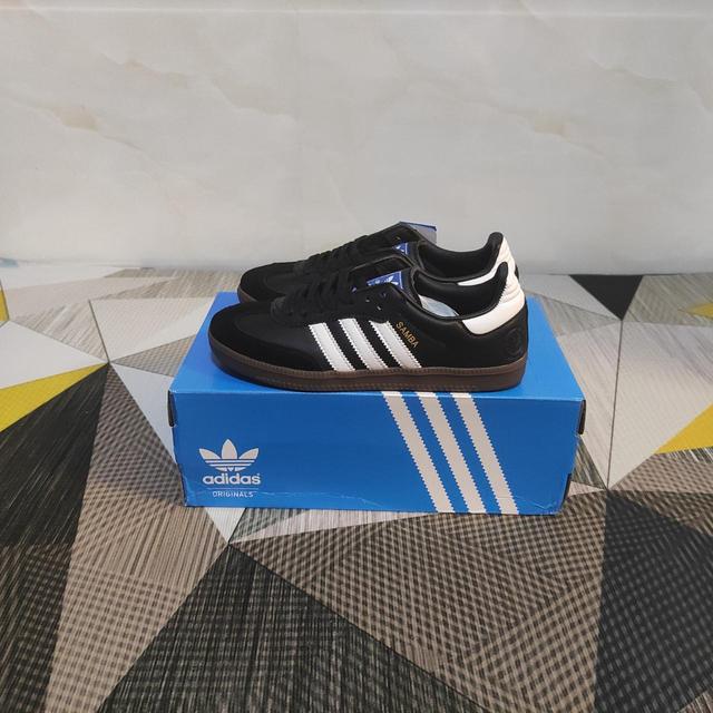 Adidas Women's Trainers - Black/White - UK 5 on Productcaster.