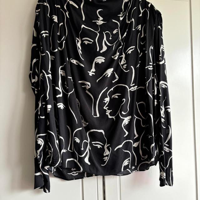 Zara Women's Blouse - Black/White - XL on Productcaster.