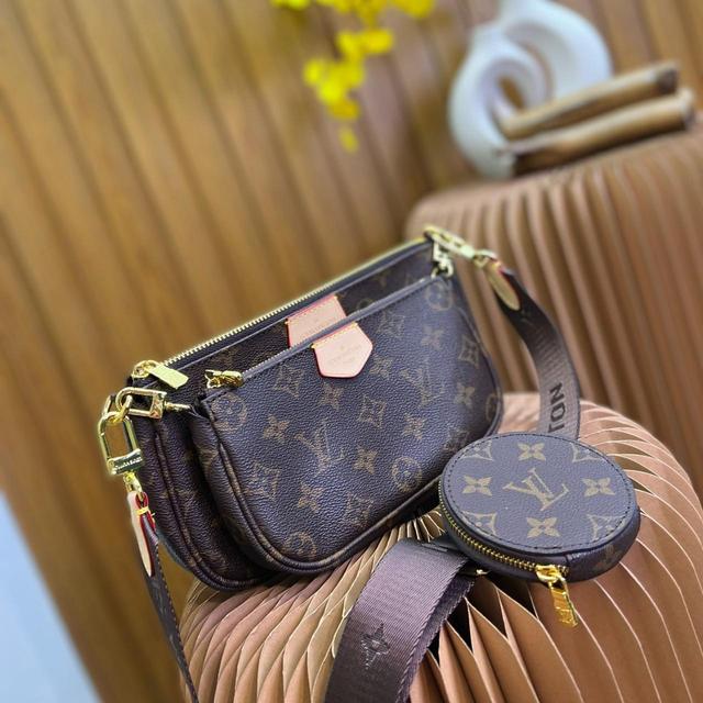 Louis Vuitton Women's Bag - Brown on Productcaster.