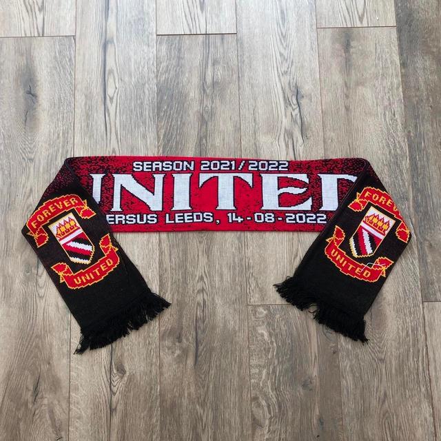 Manchester United F.C. Men's Scarf - Red on Productcaster.