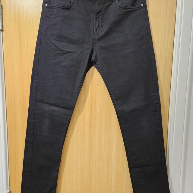 H&M Men's Slim Trousers - Black - 29" on Productcaster.