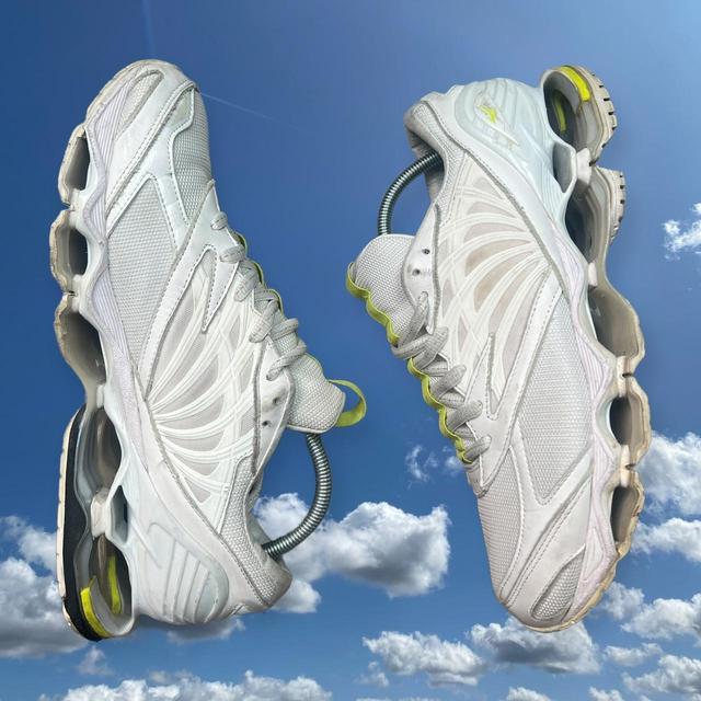 Mizuno Men's Trainers - White - UK 9.5 on Productcaster.