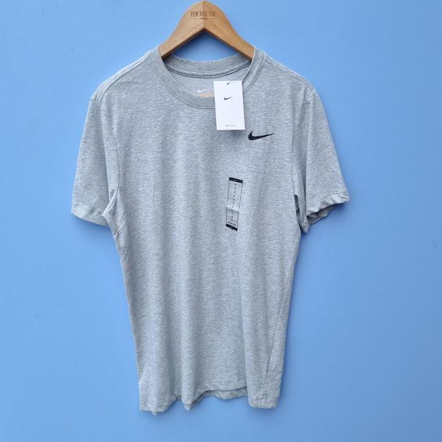 Nike Men's T-shirt - Grey - S on Productcaster.