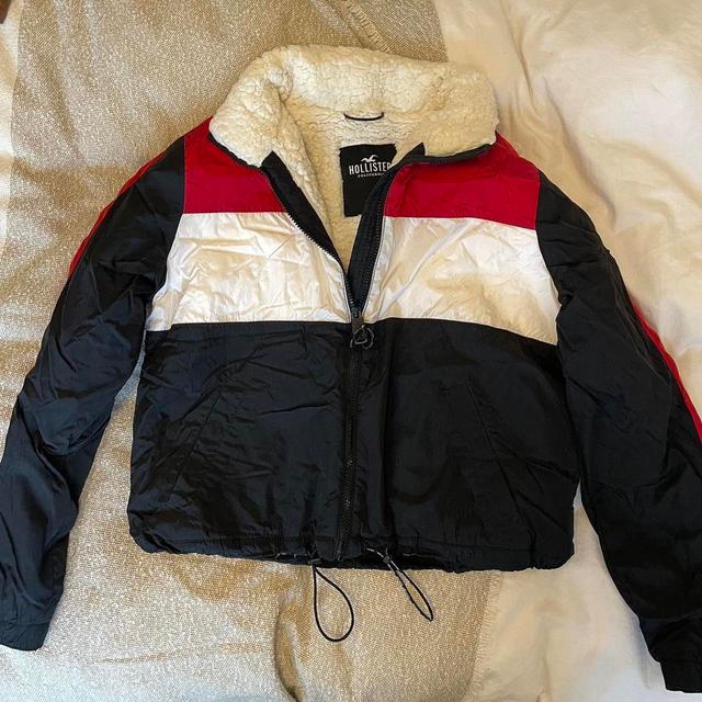 Hollister Co. Women's Puffer - Red - UK 8 on Productcaster.