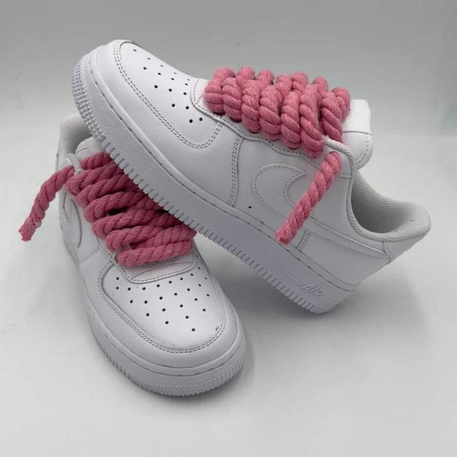 Nike Men's Trainers - White/Pink - UK 8 on Productcaster.