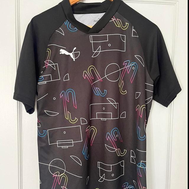 Puma Men's T-shirt - Black/Multi - L on Productcaster.