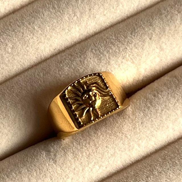 Vintage Women's Ring - Gold on Productcaster.