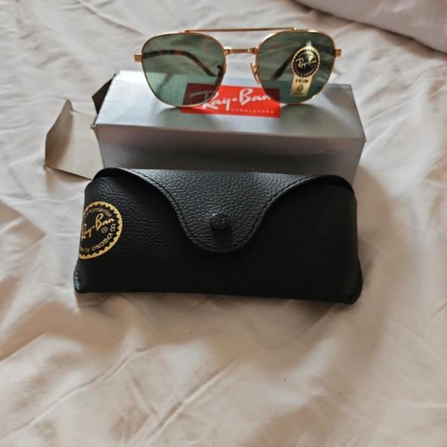 Ray-Ban Men's Sunglasses - Gold/Black on Productcaster.