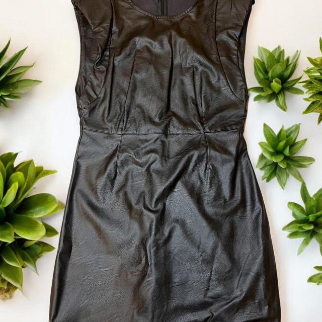 Pull&Bear Women's Bodycon Dress - Black - 12 on Productcaster.