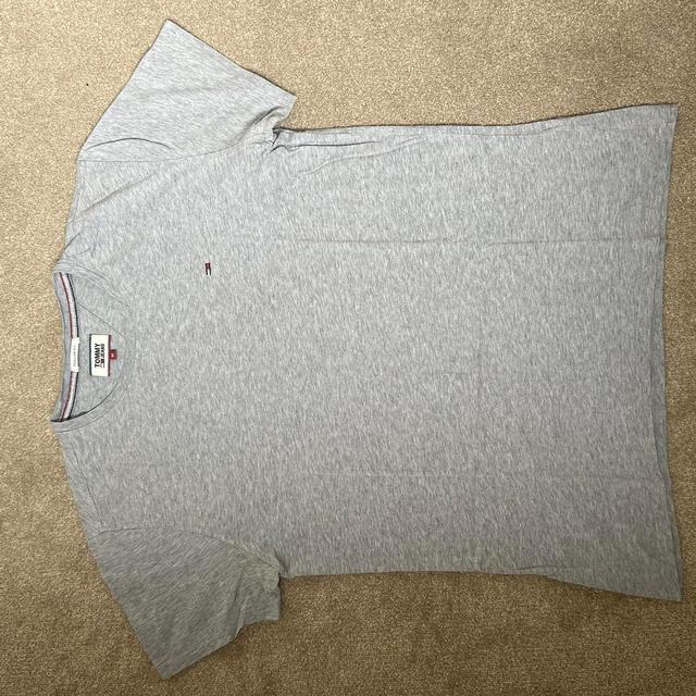 Tommy Hilfiger Men's T-shirt - Grey - M on Productcaster.