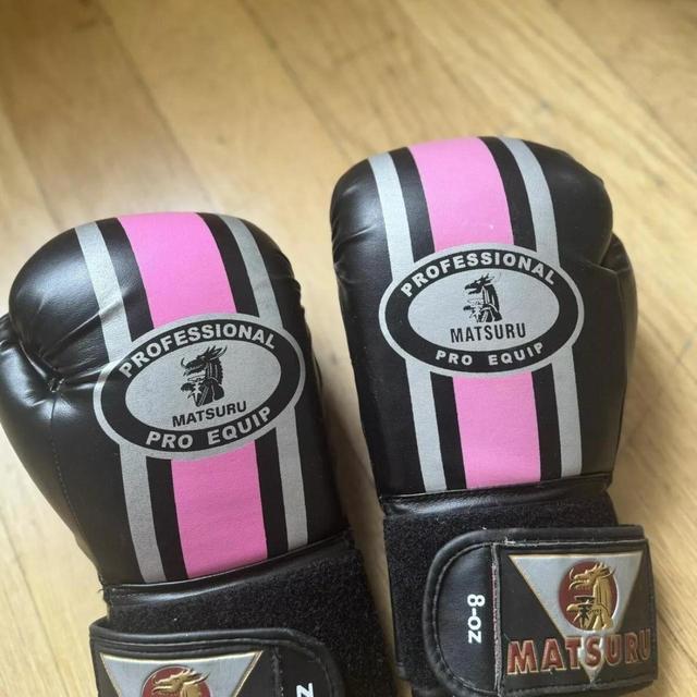 Women's Gloves - Black/Pink on Productcaster.