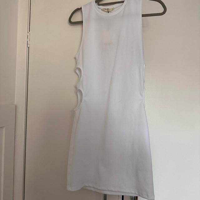 Pull&Bear Women's Bodycon Dress - White - 12 on Productcaster.