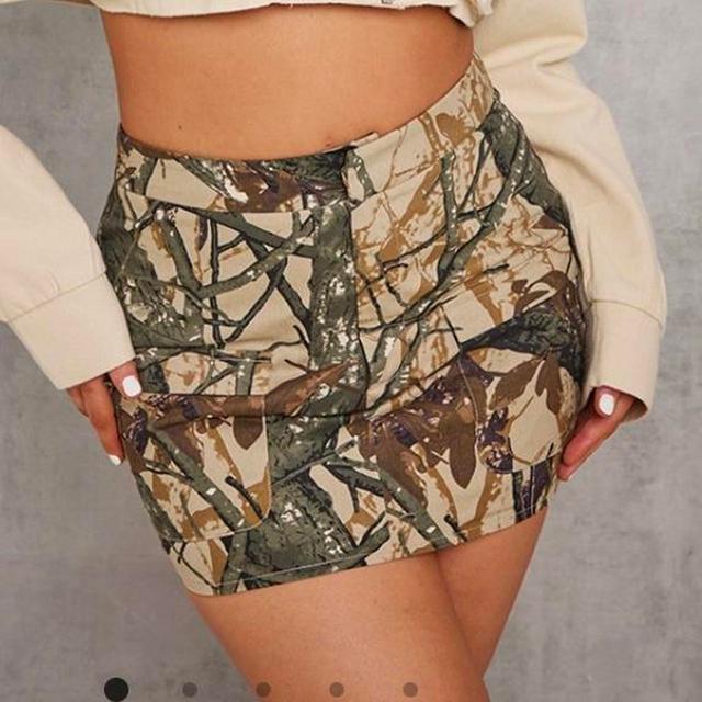 PrettyLittleThing Women's Mini Skirt - Khaki - UK 10 on Productcaster.