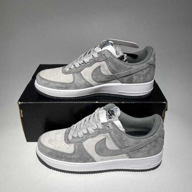 Nike Men's Trainers - Grey - UK 8.5 on Productcaster.