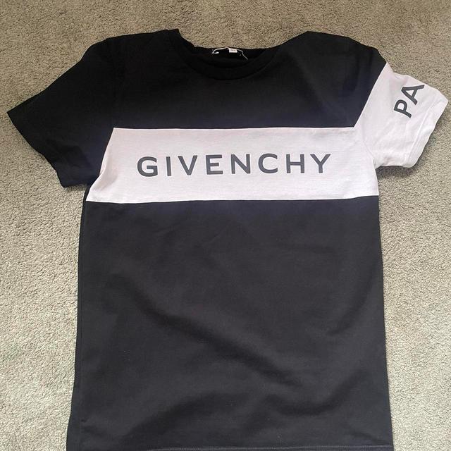 Givenchy Kids' T-shirt - Black - 12 years on Productcaster.