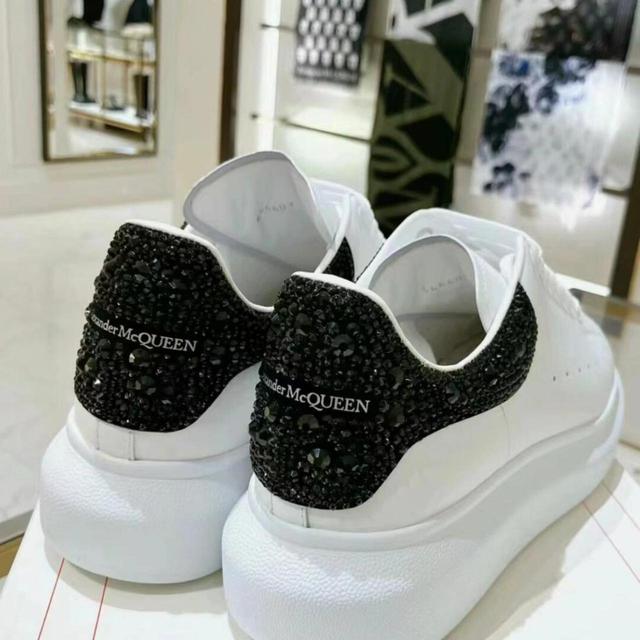 Alexander McQueen Women's Trainers - White/Black - UK 5 on Productcaster.