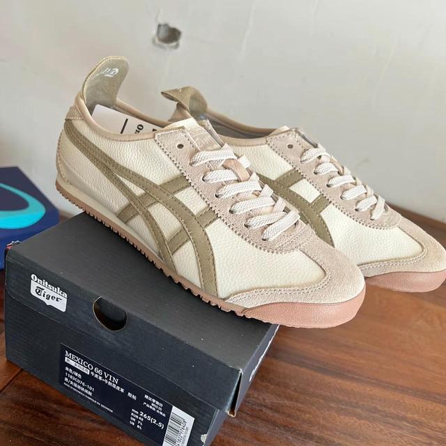 Onitsuka Tiger Women's Trainers - Cream/Tan - UK 7 on Productcaster.