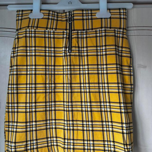 New Look Women's Skirt - Yellow/Multi - UK 6 on Productcaster.