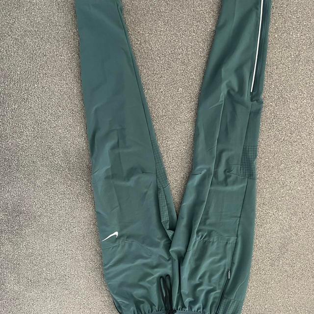 Nike Women's Sweatpants - Green - M on Productcaster.