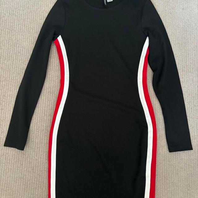 H&M Women's Bodycon Dress - Black/Red - 8 on Productcaster.