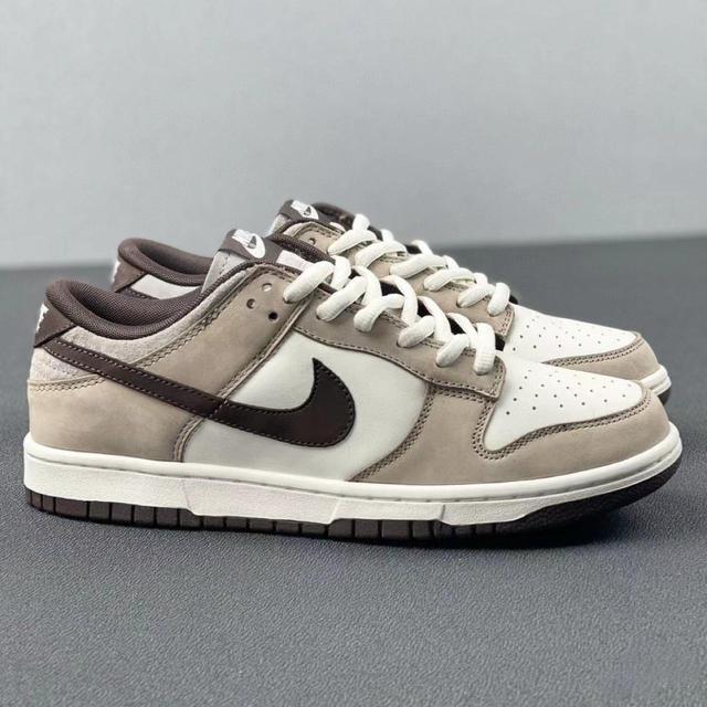 Nike Men's Trainers - Brown - UK 9.5 on Productcaster.