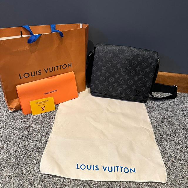 Louis Vuitton Men's Bum bags and belt bags - Black on Productcaster.