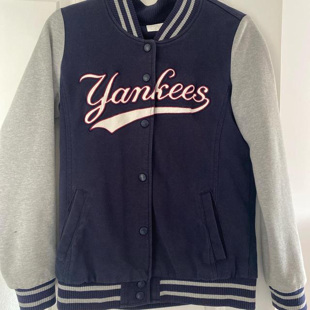 MLB Men's Varsity Jacket - Grey/Red - S on Productcaster.