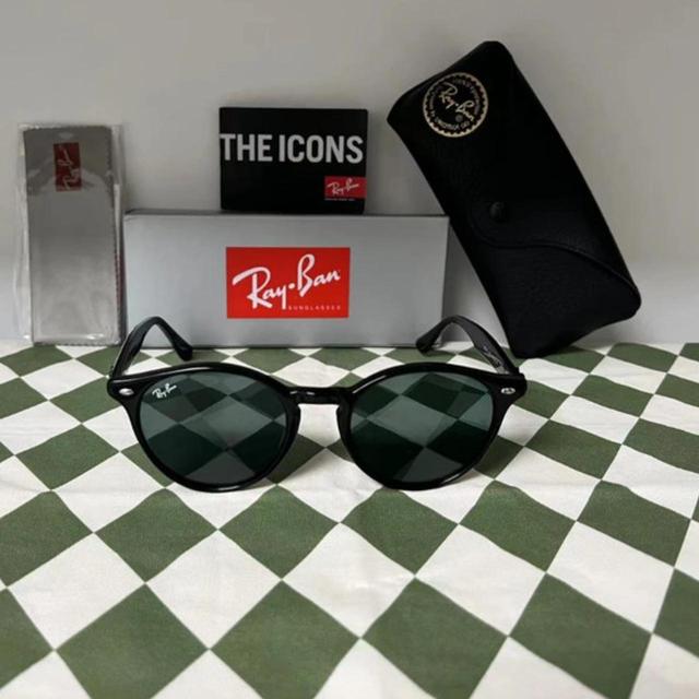 Ray-Ban Women's Sunglasses - Black/Green on Productcaster.