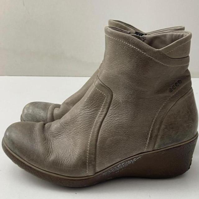 ECCO Women's Ankle Boots - Cream - UK 2 on Productcaster.