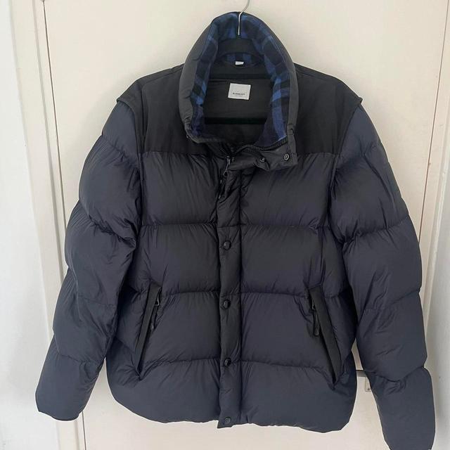 Burberry Men's Puffer Jacket - Navy - M on Productcaster.