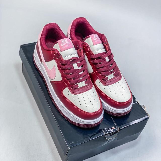 Nike Women's Trainers - Red/Burgundy - UK 7 on Productcaster.