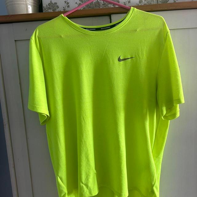 Nike Men's T-shirt - Yellow/Green - L on Productcaster.