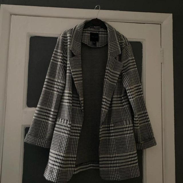 New Look Women's Blazer Jacket - Black/White - UK 8 on Productcaster.