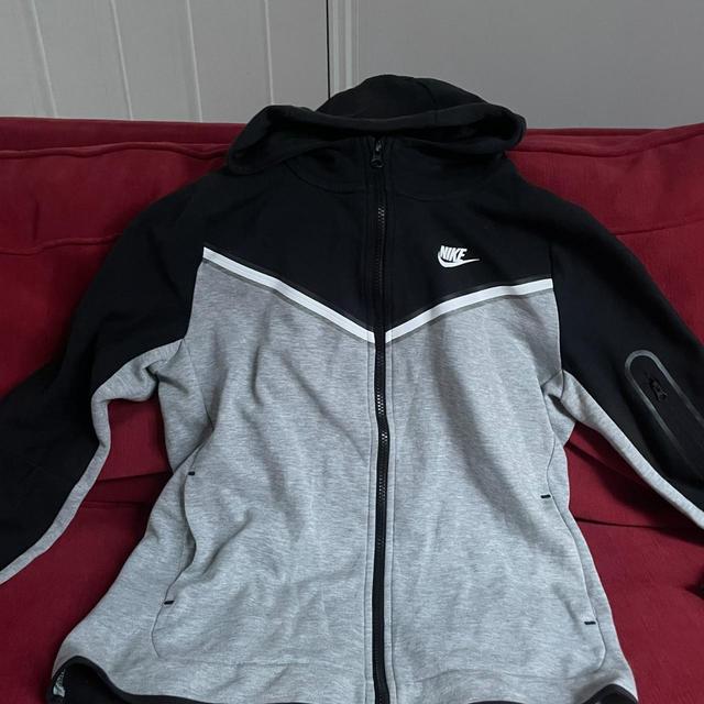 Nike Kids' Hoodie - Grey/Black - 14 years on Productcaster.