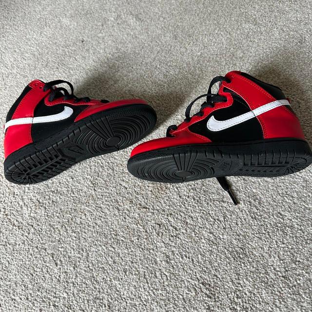 Nike Kids' Trainers - Red/Black on Productcaster.