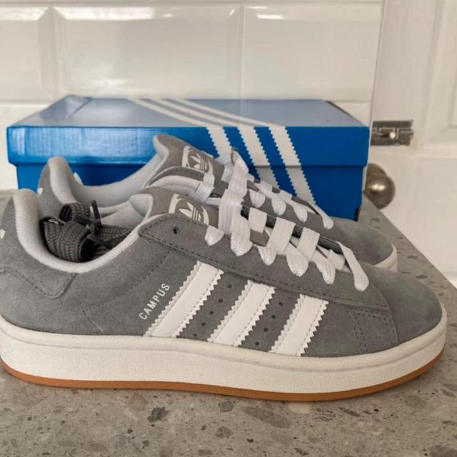 Adidas Women's Trainers - Grey/White - UK 5 on Productcaster.