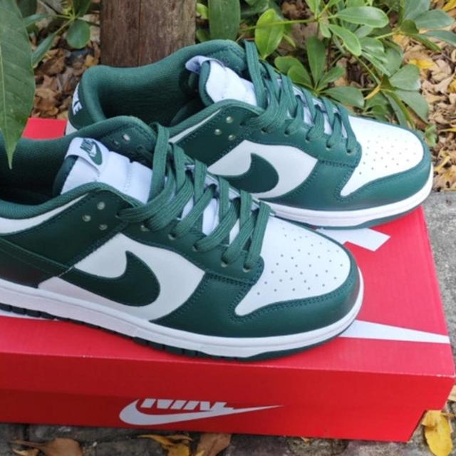 Nike Men's Trainers - Green - UK 8.5 on Productcaster.