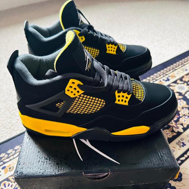 Jordan Men's Footwear - Black/Yellow - UK 8.5 on Productcaster.