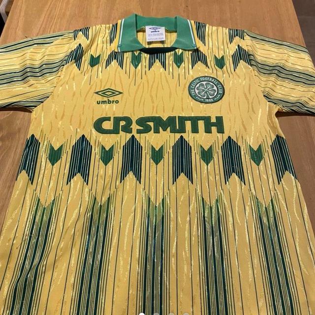 Celtic F.C. Men's T-shirt - Yellow - S on Productcaster.