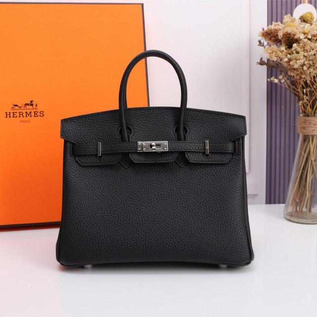 Hermes Women's Shoulder bags - Black on Productcaster.