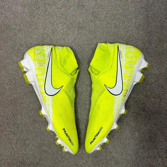 Nike Men's Boots - Yellow/Green - UK 8.5 on Productcaster.