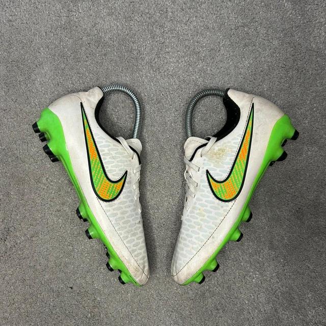 Nike Women's Boots - White/Multi - UK 5 on Productcaster.