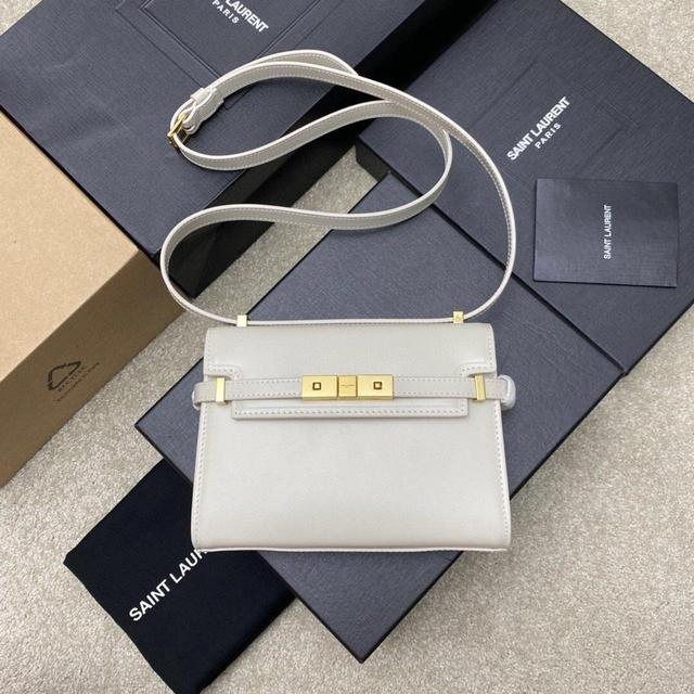 Hermes Women's Bag - Cream/White on Productcaster.