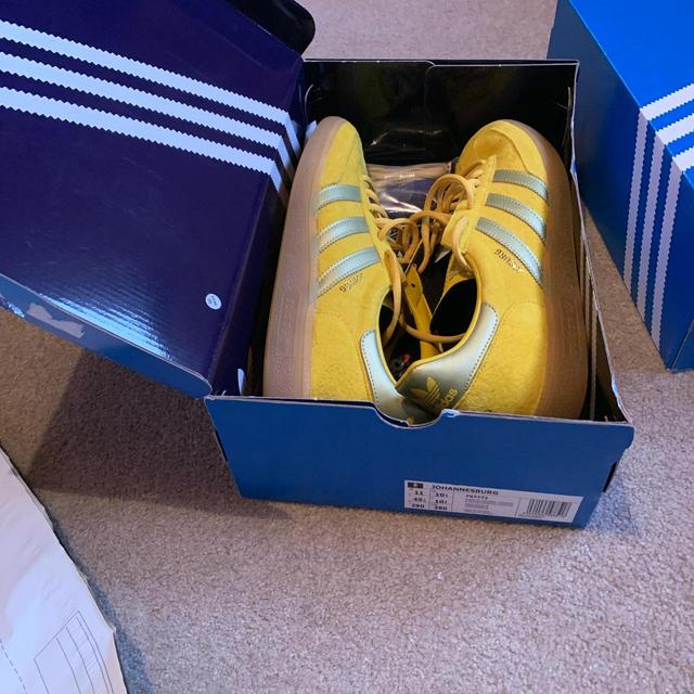 Adidas Men's Trainers - Yellow/Gold - UK 10.5 on Productcaster.