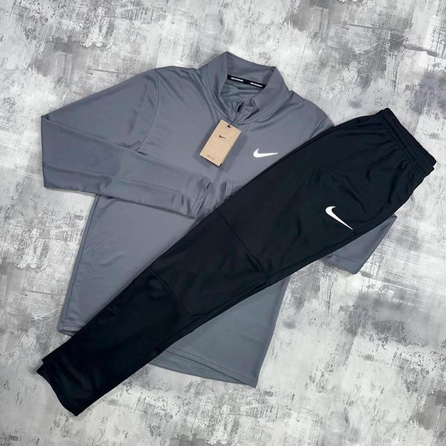 Nike Men's Top - Grey/Black - M on Productcaster.