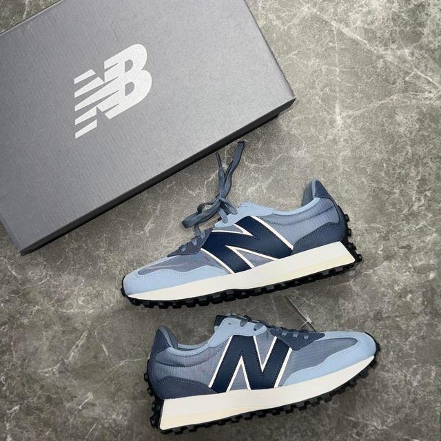 New Balance Men's Trainers - Blue - UK 9 on Productcaster.