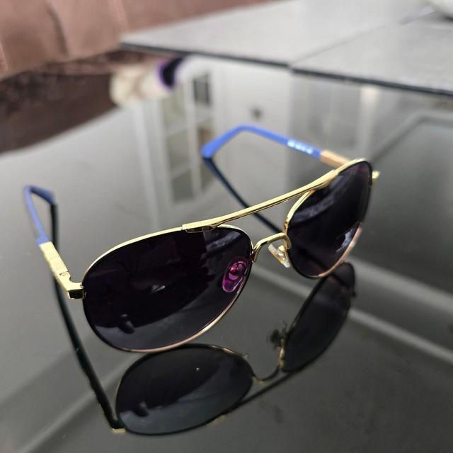 Men's Round Sunglasses - Gold on Productcaster.